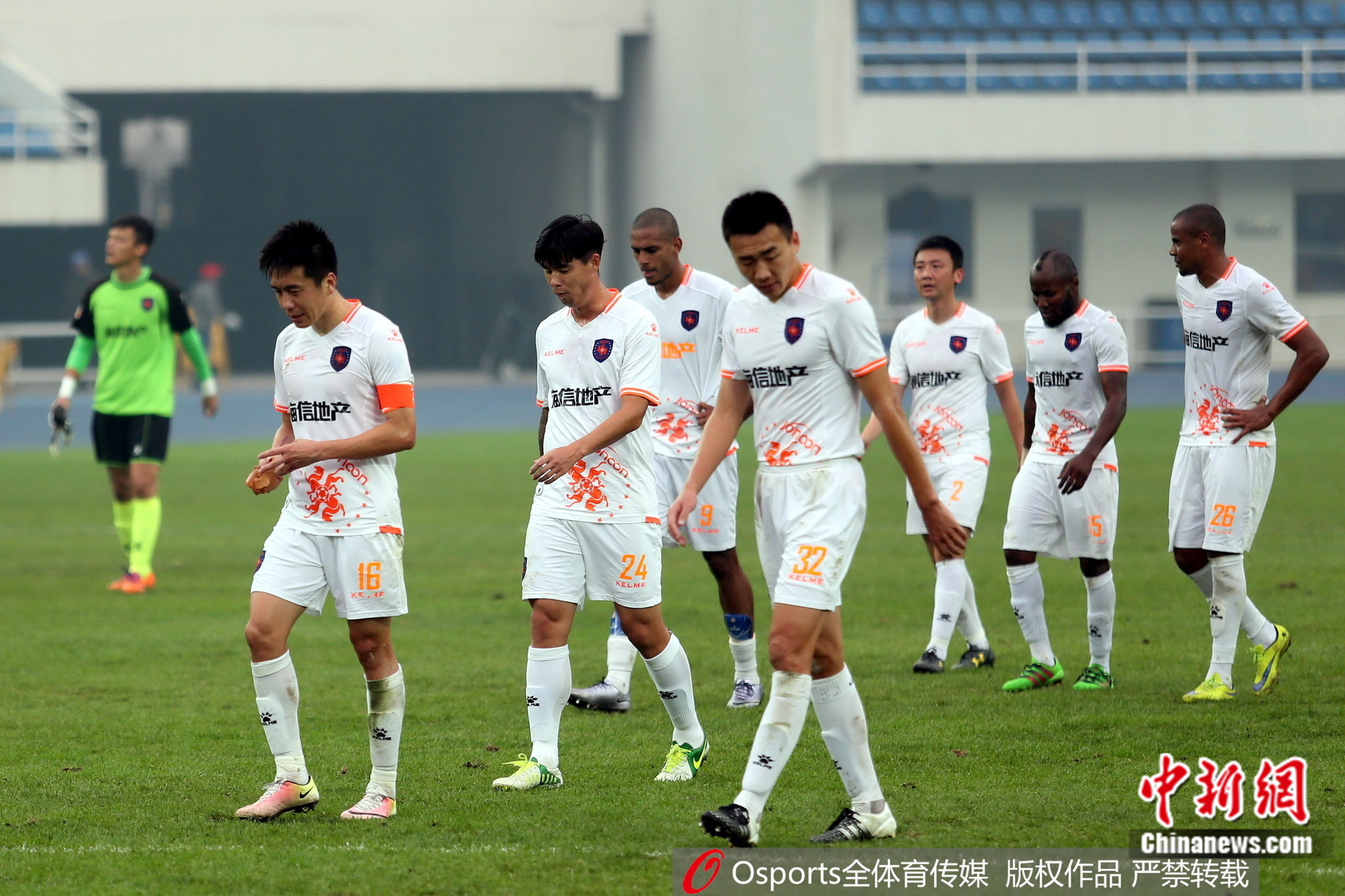 3464天的等待终成现实：青岛海牛在新主场重返中