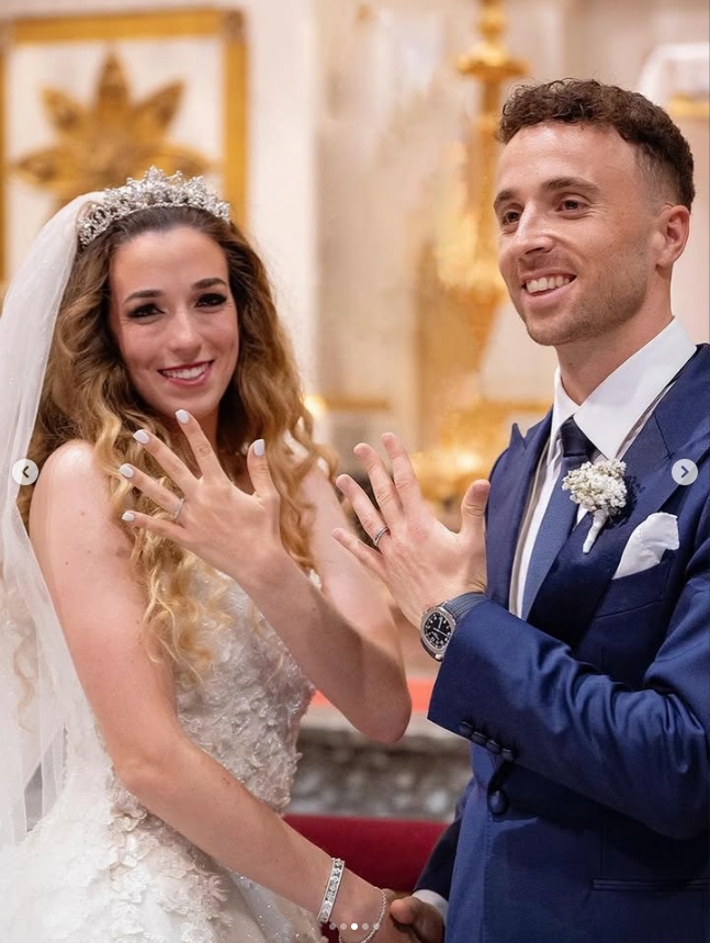 据多家外媒报道，利物浦球星若塔涉车祸传闻正