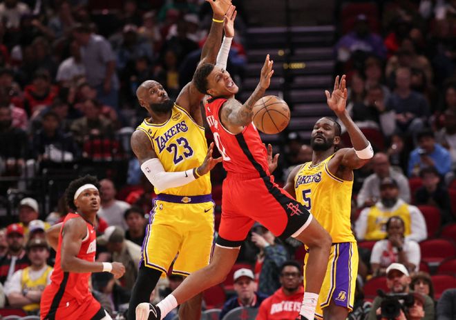 湖人逆袭夺冠之路：詹姆斯防守蜕变引领球队复