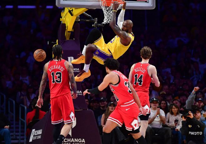 湖人逆袭夺冠之路：詹姆斯防守蜕变引领球队复