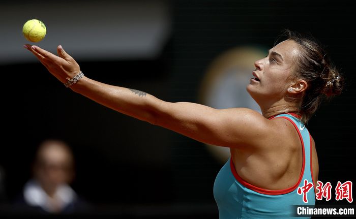 郑钦文法网14决赛不敌萨巴伦卡 创个人最佳战绩