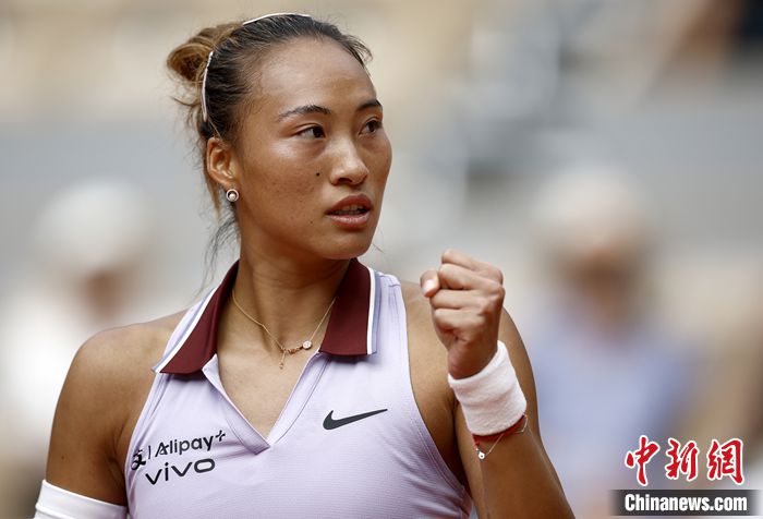 郑钦文法网14决赛不敌萨巴伦卡 创个人最佳战绩