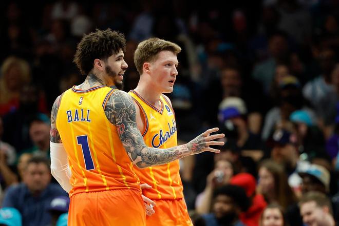 克努佩尔锁定三分王成NBA历史首人 破80年纪录三