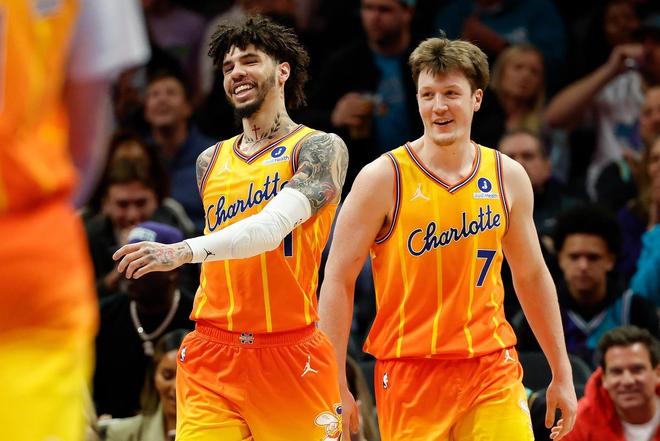 克努佩尔锁定三分王成NBA历史首人 破80年纪录三